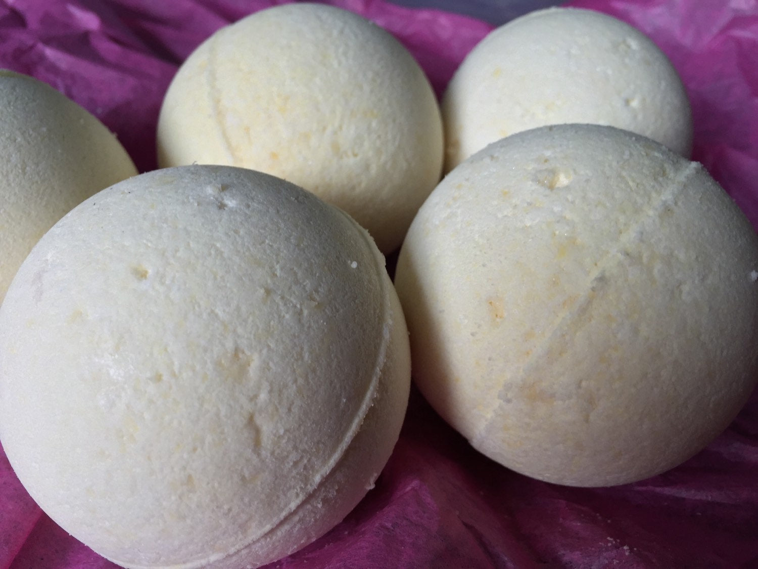 Milk & Honey Bath Bomb - Soapy Besos