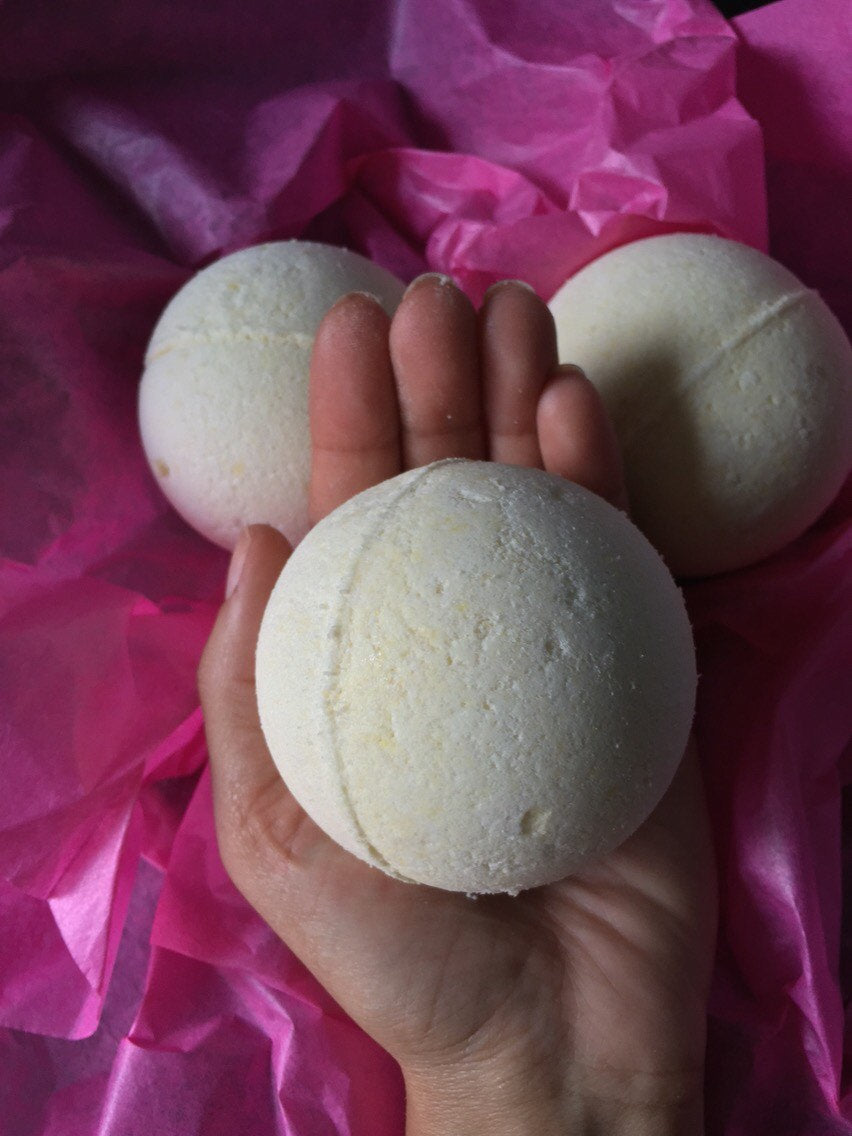 Milk & Honey Bath Bomb - Soapy Besos